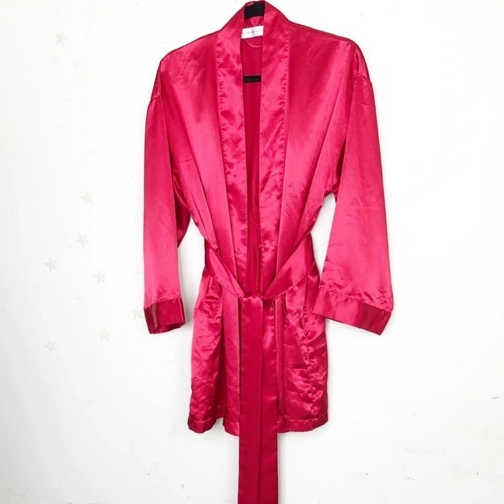 𝅺Victoria’s Secret red silky short kimono robe